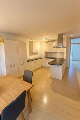 Wohnzimmer und Küche 