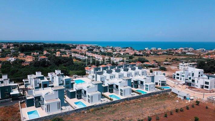 Detached Villas in Advanced Complex in North Cyprus Girne