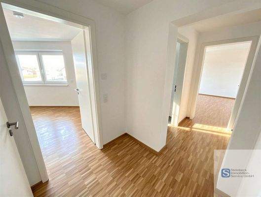 Flur - (KI bearbeitet)