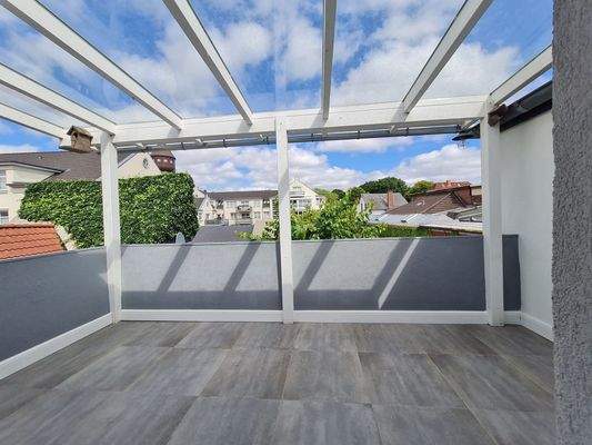Obergeschoss 11 überdachte Terrasse Foto 1.jpg
