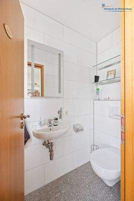 separates WC im Eingangsbereich