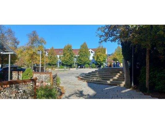 Rathausplatz Nittendorf