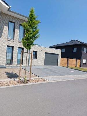 Garagenansicht v. d. Straße.jpg