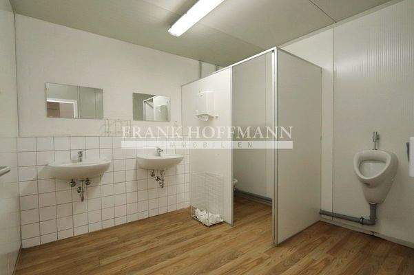 V9763 Halle 1 Sanitär OG