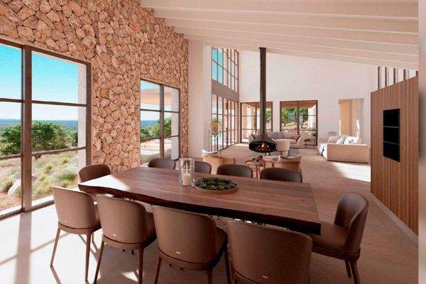 Natursteinwände im Essbereich