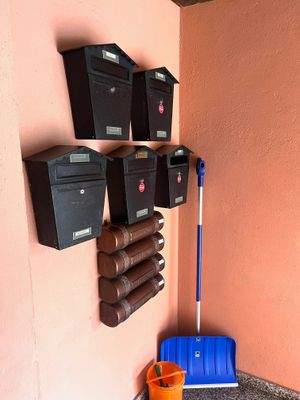 Briefkästen Hausflur.jpeg