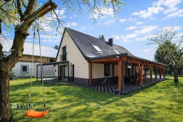 Hausansicht Gartenseite