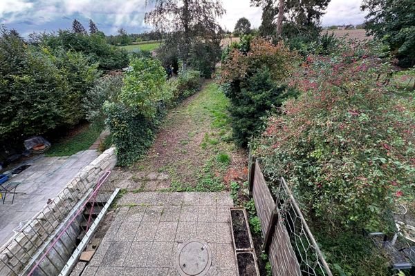 EG Terrasse mit Garten