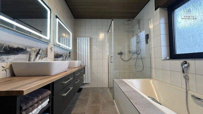 Tageslichtbad Erdgeschoss