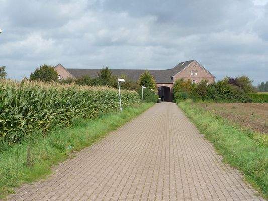 Zufahrt zum Objekt.JPG