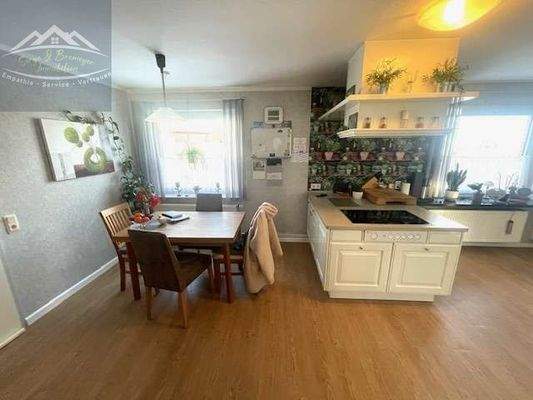 Küche mit Essplatz EG