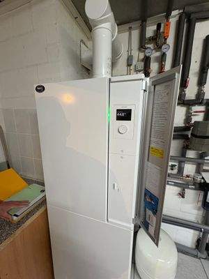 Neuwertiger Brennwertkessel