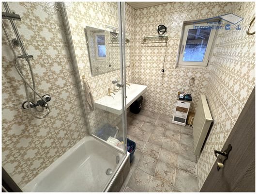 Badezimmer mit Dusche