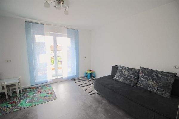 Kinderzimmer/Büro, Balkonausgang