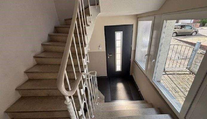 Treppenhaus + Eingang