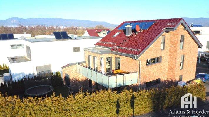 Ansicht von Seite mit Garten