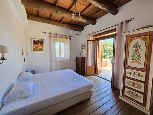 Traditionelle Steinvilla bei Plevriana auf Kreta m