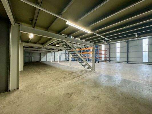 unterhalb des Zwischengeschosses