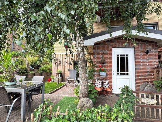 Sitzbereich vor dem Haus.jpg