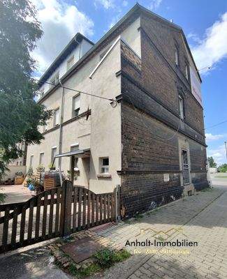 seitliche Hausansicht