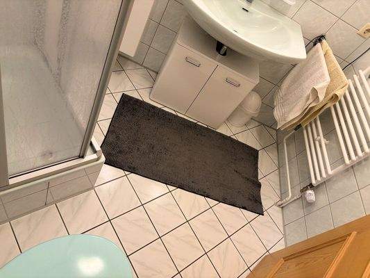 Duschbad mit Handtuchheizkörper