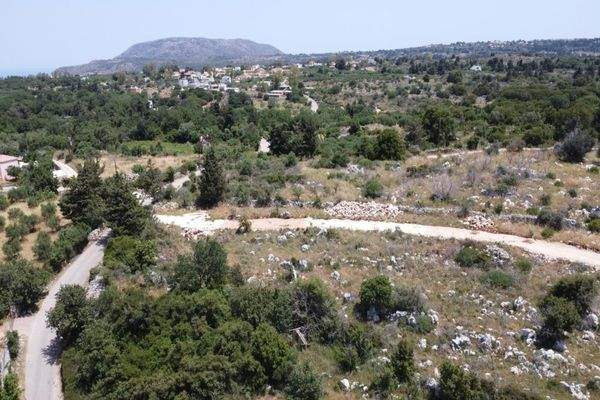 Kreta, Litsarda: Ruhiges Grundstück mit Baugenehmigung und atemberaubender Aussicht auf die Landschaft zu verkaufen