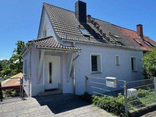 Eingangsbereich und Vorderansicht