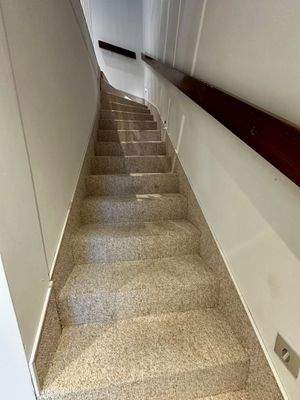 Treppe zum Obergeschoss