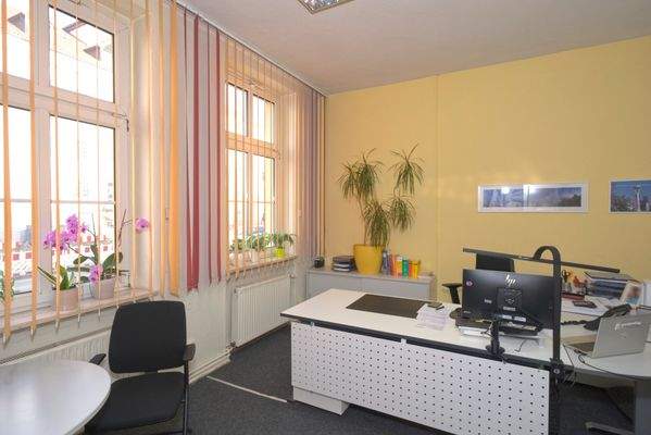 Büro im Erdgeschoss