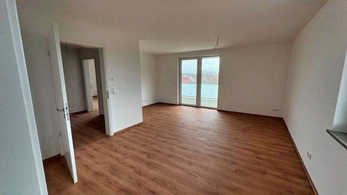 Wohnküche mit Balkonzugang