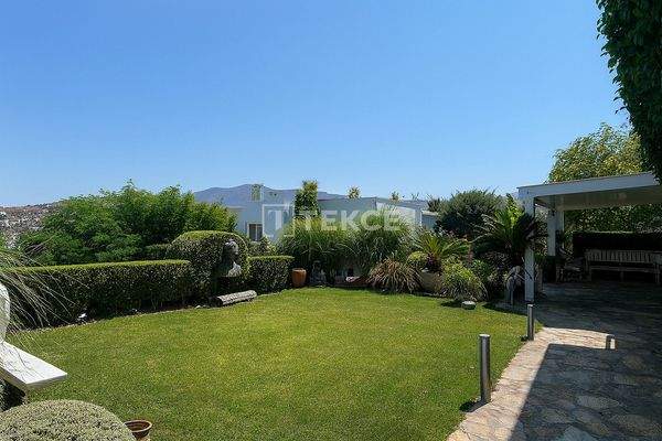 Sea View Detached House with Spacious Terrace in Bodrum