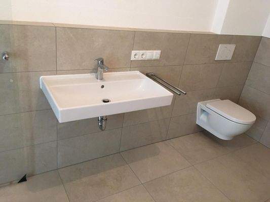 extra großes Waschbecken.jpg