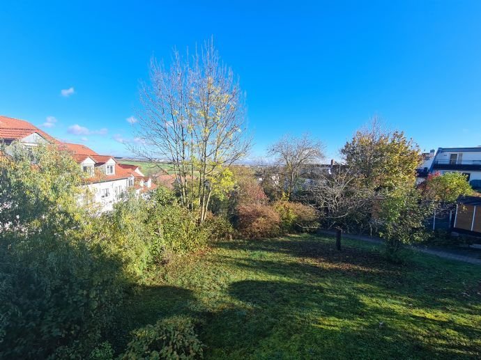 Bezugsfreie 2-Zimmerwohnung mit Balkon und Stellplatz