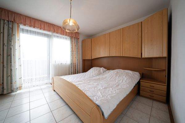 Schlafzimmer akt. Einrichtung