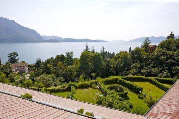 Ca. 15 m² großer überdachter Balkon mit...