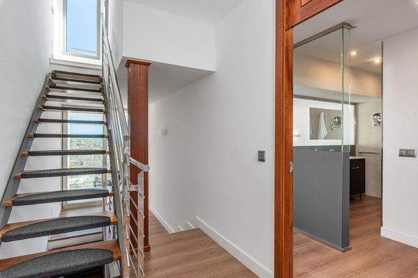 Treppe zur Dachterrasse