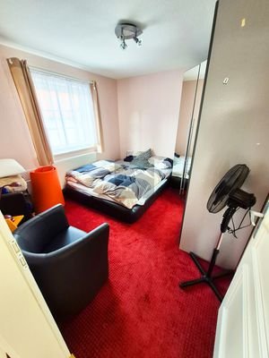 Schlafzimmer Nebenhaus