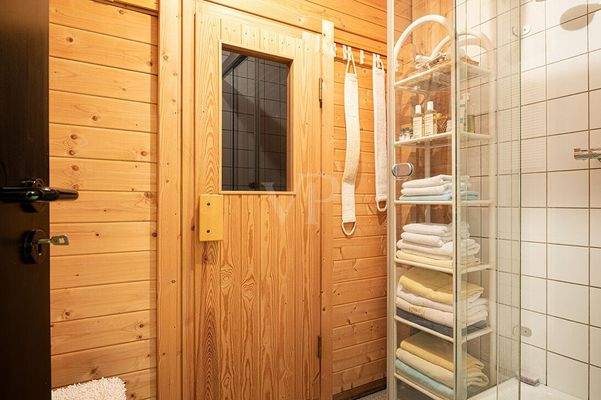 Sauna mit Dusche