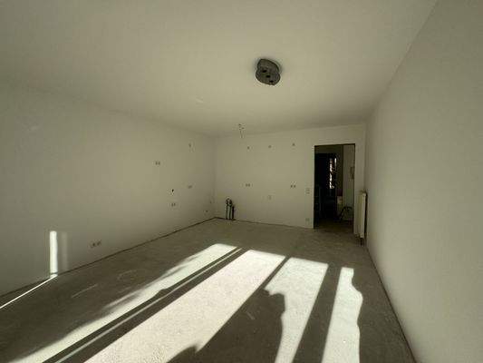 Wohnzimmer mit offener Küche Bild 2