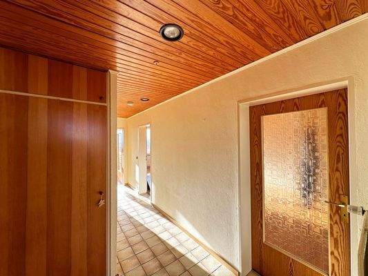 Diele mit Zugang zum Wohnzimmer