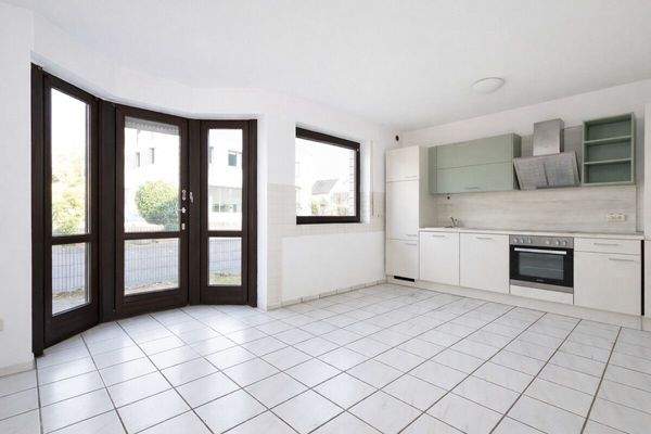 Küche mit 2. Hauszugang