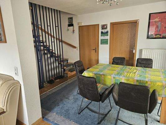 Esszimmer mit Blick zur Treppe