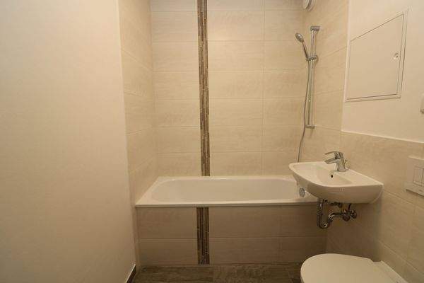 Beispiel Bad mit Wanne