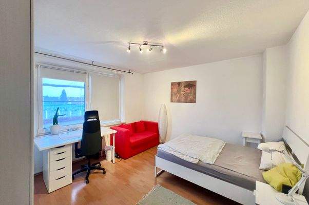 Geräumiges Schlaf- oder Wohnzimmer