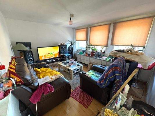 DG 2-Zimmer: Wohnzimmer 