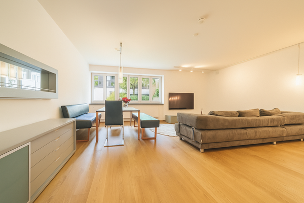 Wohn-Essbereich Visualisiert mit Eicheboden