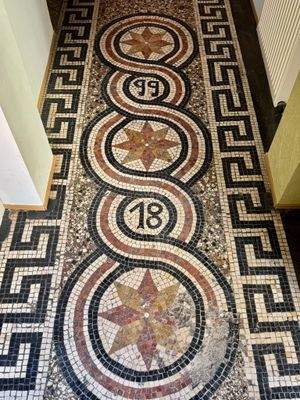 Historischer Mosaikboden