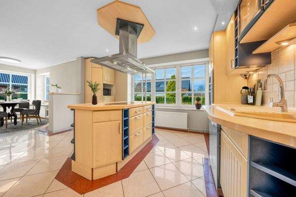 Küche (mit Möblierungsvorschlag)