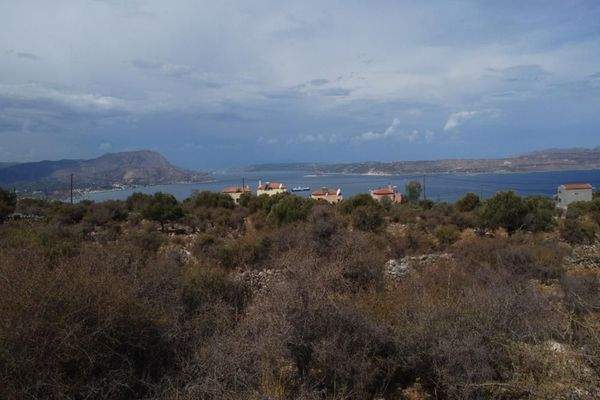 Kreta, Kokkino Chorio: Malerisches Grundstück mit Meerblick und Baurechten zu verkaufen