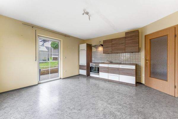 Wohn-Ess-Kochbereich (Badezimmer (Wohnung KG)